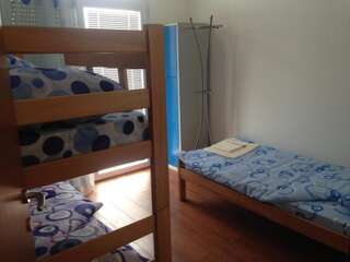 Гостевой дом Rooms In Подгорица Трехместный номер с общей ванной комнатой-12