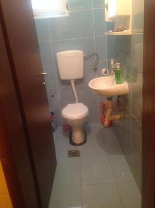 Гостевой дом Rooms In Подгорица Одноместный номер с общей ванной комнатой-7