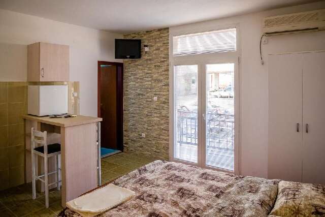 Гостевой дом Rooms In Подгорица-19